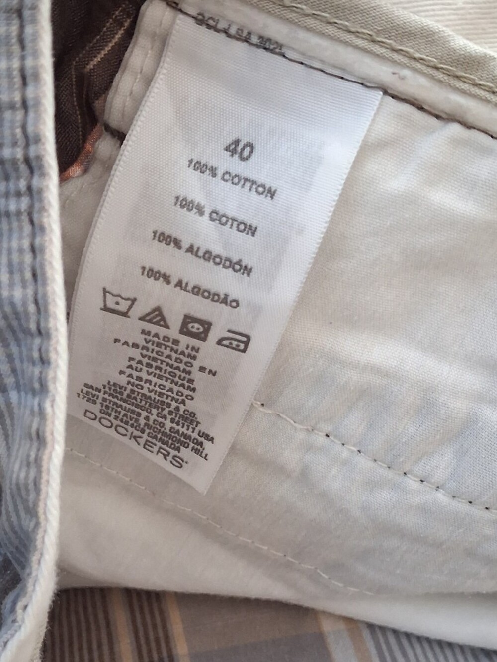 Dockers - Men's Casual Plaid/Striped 100% Cotton Cargo Shorts. Size 40. GUC - Picture 3 of 9